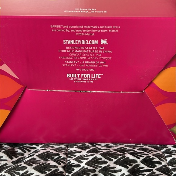 NEW Stanley BARBIE '60S TWIST 'N TURN
40 OZ QUENCHER - Picture 14 of 16